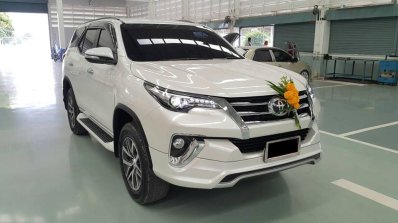 Toyota Fortuner Fiar FD-2LS (Luxury Sport) bodykit white front quarter Thailand