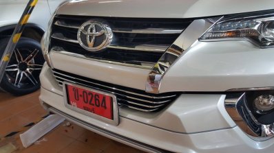 Toyota Fortuner Fiar FD2-L bodykit chrome grille Thailand