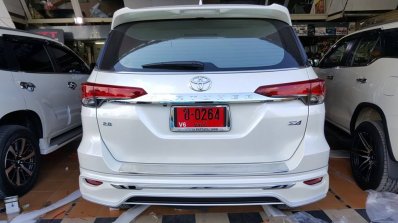 Toyota Fortuner Fiar FD2-L bodykit white rear Thailand