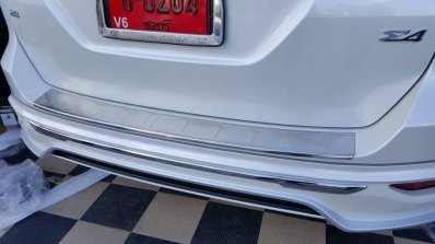 Toyota Fortuner Fiar FD2-L bodykit white rear step Thailand