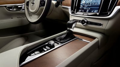 Volvo S90 floor console unveiled