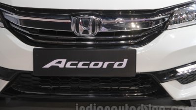 2016 Honda Accord Hybrid grille at the Auto Expo 2016