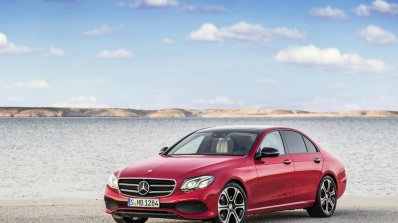 2016 Mercedes E-Class E 220 d front three quarters left side standstill Hyazinth red