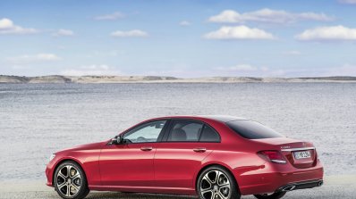 2016 Mercedes E-Class E 220 d rear three quarters standstill Hyazinth red