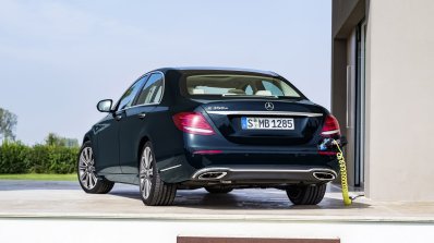 2016 Mercedes E-Class E 350 e charging callait blue