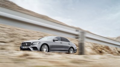 2016 Mercedes E-Class E 400 4MATIC front three quarters left side selenit grey magno