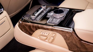 2017 Genesis G90 rear seat media and HVAC controls