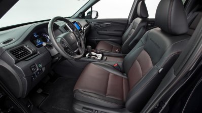 2017 Honda Ridgeline black front seats