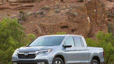 2017 Honda Ridgeline exterior second image