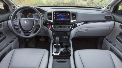 2017 Honda Ridgeline interior dashboard
