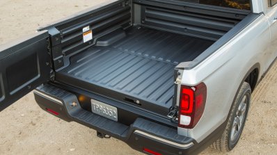 2017 Honda Ridgeline tailgate side-hinged