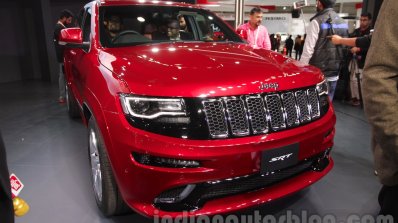 Jeep Grand Cherokee SRT front three quarters left at Auto Expo 2016