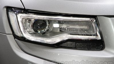 Jeep Grand Cherokee headlamp at Auto Expo 2016