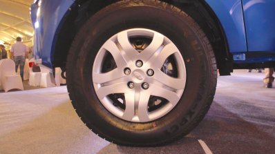 Mahindra Imperio wheel cover