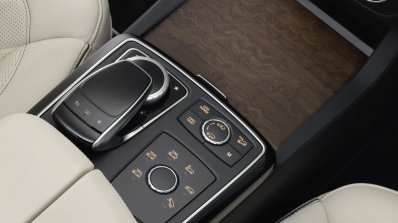 Mercedes GLS floor console official image