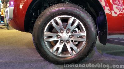 New Ford Endeavour wheel In Images