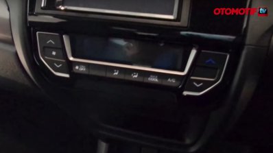 New Honda Mobilio RS automatic climate control