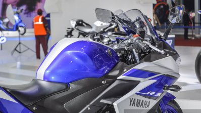2015 Yamaha R3 fuel tank at Auto Expo 2016