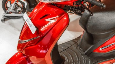 2016 Hero Duet body graphics at Auto Expo 2016