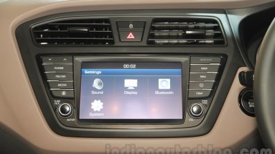 2016 Hyundai i20 touchscreen infotainment system at the Auto Expo 2016