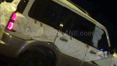 2016 Mahindra Scorpio Special Edition silver door handles spied