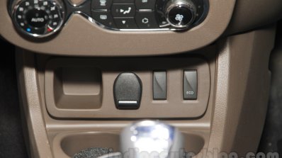 2016 Renault Duster facelift buttons Auto Expo 2016