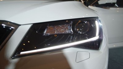 2016 Skoda Superb headlamp launched in India