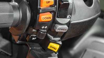 2016 Suzuki Burgman 650 Executive switchgear console at Auto Expo 2016