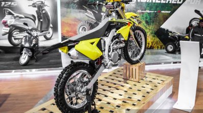 2016 Suzuki RMX450Z rear quarter at Auto Expo 2016