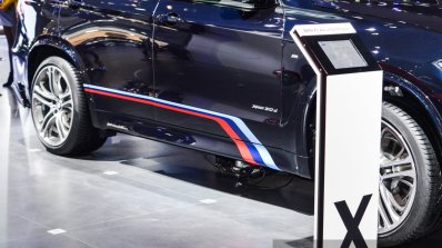 BMW X5 xDrive30d M Sport rims at the Auto Expo 2016