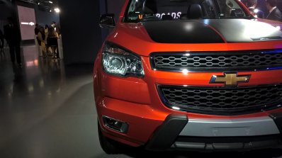 Chevrolet Colorado High Country front fascia