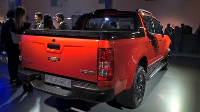 Chevrolet Colorado High Country rear three quarters right side