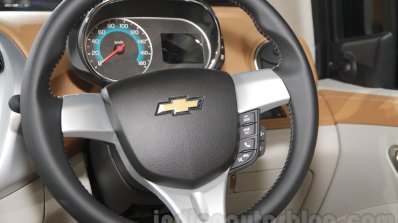 Chevrolet Essentia Concept steering wheel