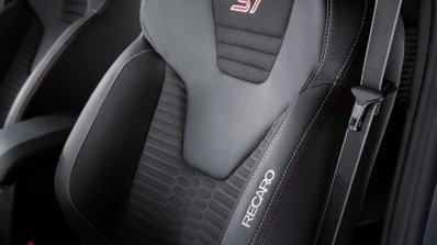 Ford Fiesta ST200 bucket seat press image