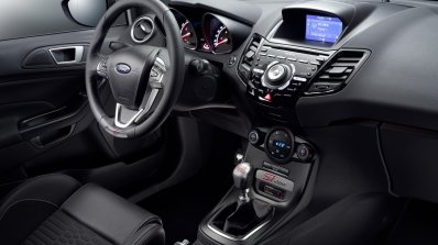 Ford Fiesta ST200 dashboard press image