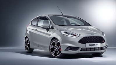 Ford Fiesta ST200 front three quarters press image