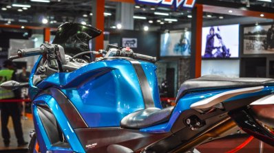 Hero HX250R blue body panels at Auto Expo 2016