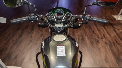 Hero Splendor Pro grey green rider view at Auto Expo 2016