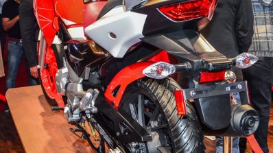 Hero Xtreme 200 S pillion grab rail at the Auto Expo 2016