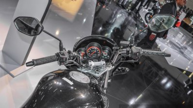 Honda CB Unicorn 150 handlebar at Auto Expo 2016