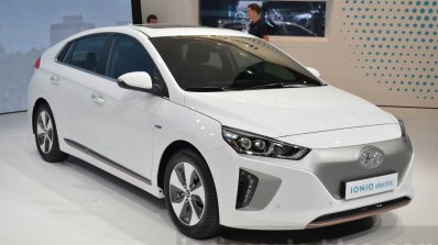 Hyundai Ioniq Electric front three quarters at Geneva Motor Show 2016