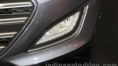 Hyundai i30 foglamp at 2016 Auto Expo