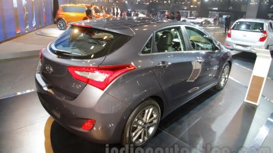 Hyundai i30 rear three quarters right at 2016 Auto Expo