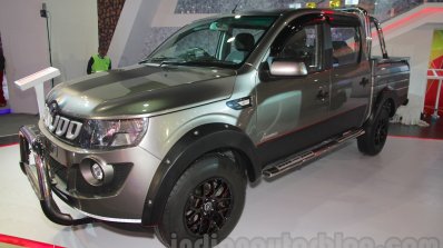 Mahindra Imperio Double Cabin Customised front three quarter left at Auto Expo 2016
