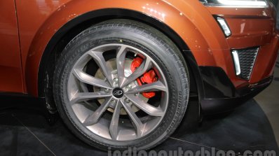 Mahindra XUV Aero wheel at Auto Expo 2016