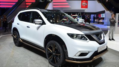 Nissan X-Trail Premium Concept front three quarter at the 2016 Geneva Motor Show Live