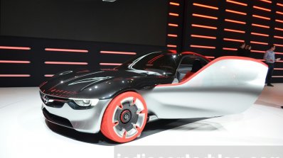 Opel GT Concept front three quarter at the 2016 Geneva Motor Show Live