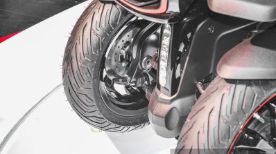 Peugeot Metropolis RS disc brake LED DRL at Auto Expo 2016