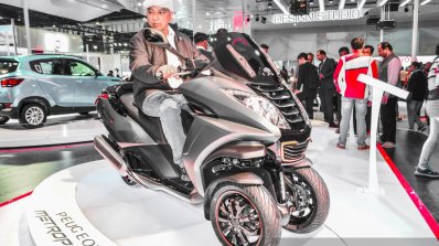 Peugeot Metropolis RS front quarter at Auto Expo 2016