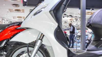 Piaggio Fly 125 front disc brake at Auto Expo 2016